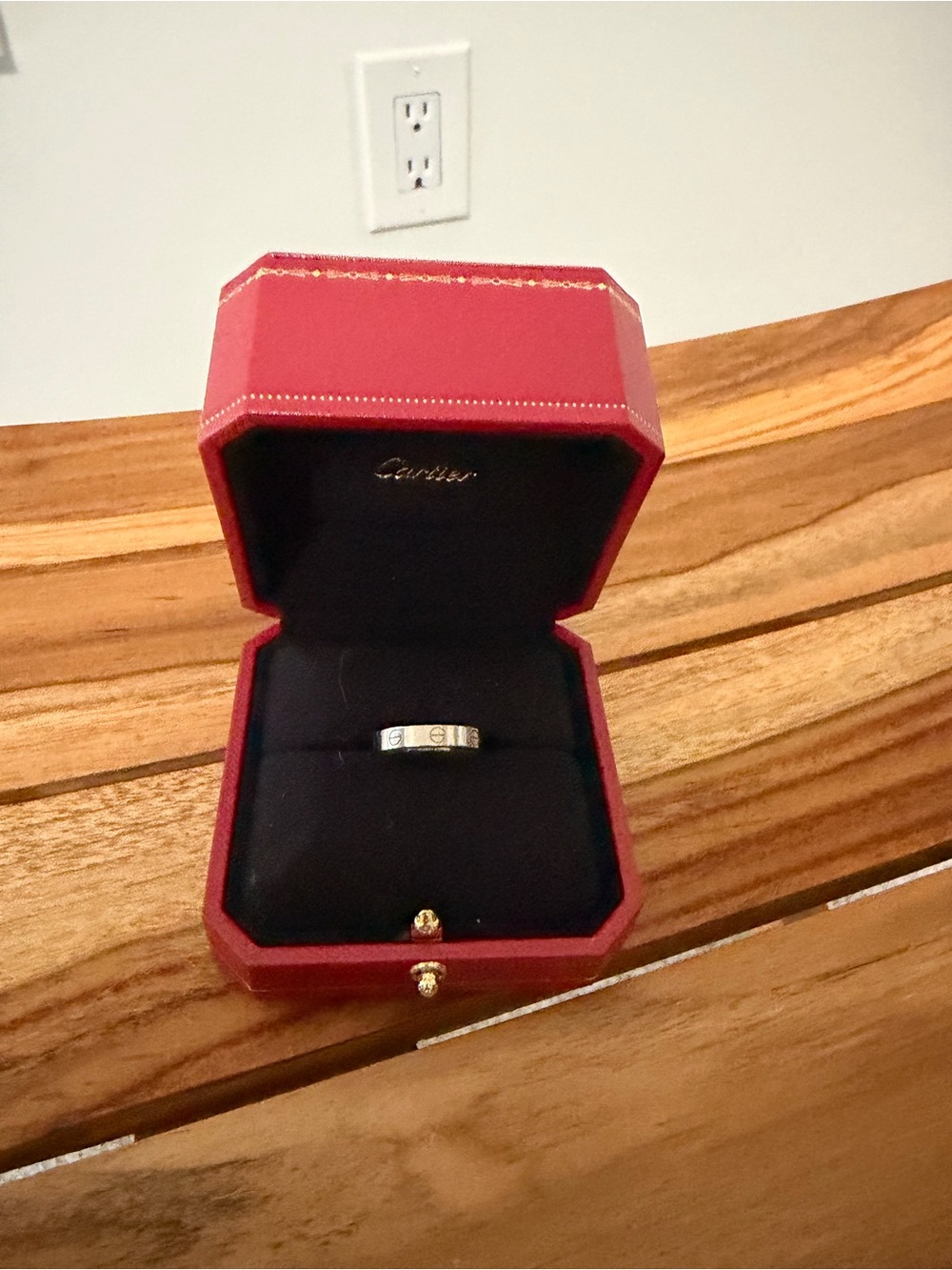Authentic Cartier LOVE Ring White Gold Size 57 With ring Box and outer box - Picture 4 of 15